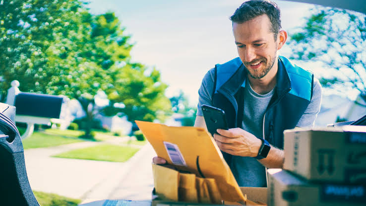 7 Lucrative Delivery Jobs with Visa Sponsorship in 2024 For Immigrants In Canada 